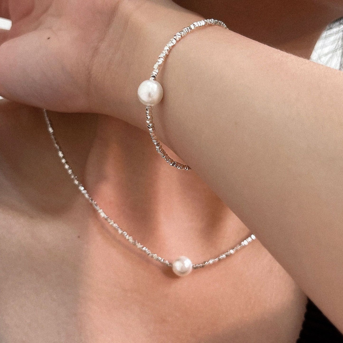 Feine 925er Silberkette mit Mini-Beads und einer eleganten Süßwasserperle – minimalistisches Design für den Alltag oder besondere Anlässe