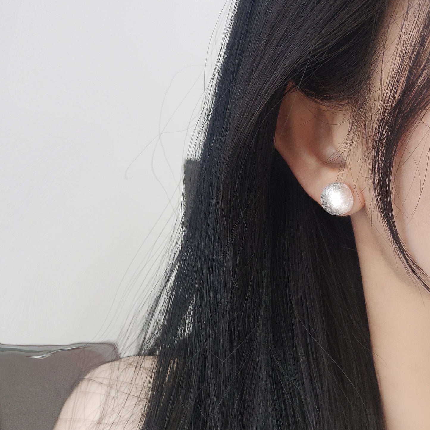 Schlichte S925 Silber Ohrstecker mit matter Kugeloberfläche – minimalistisches Design für zeitlose Eleganz