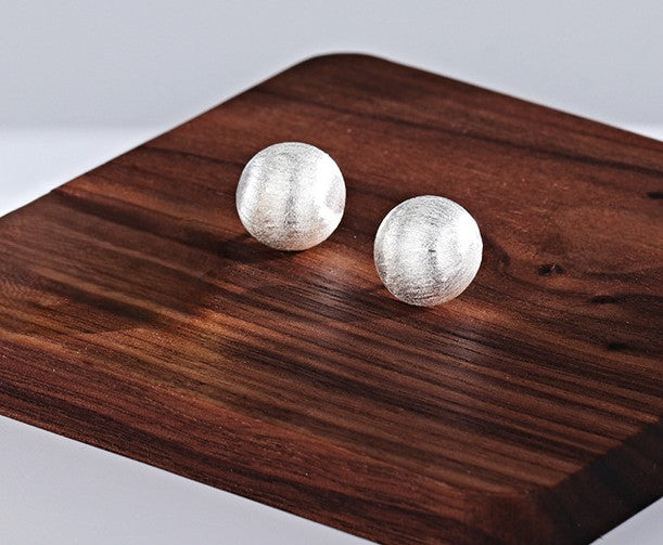 Schlichte S925 Silber Ohrstecker mit matter Kugeloberfläche – minimalistisches Design für zeitlose Eleganz