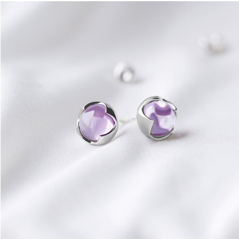 Runde Ohrstecker aus 925er Silber mit facettiertem natürlichen Amethyst in zarter Lila-Farbe – eleganter Schmuck mit Edelsteincharme