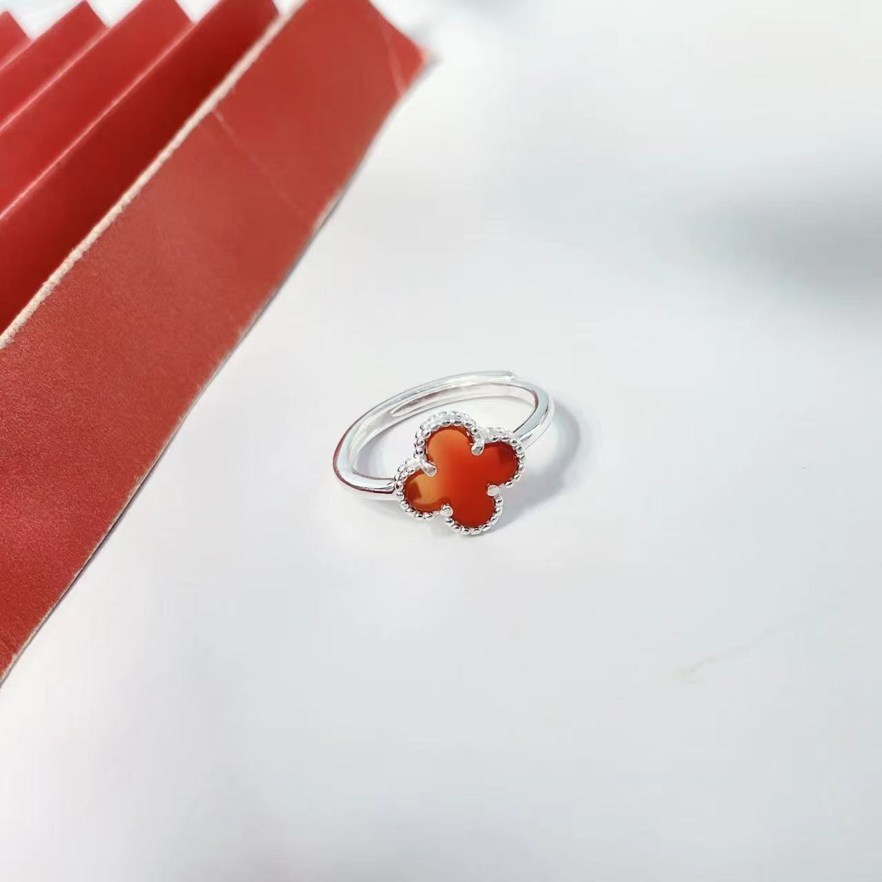 Verstellbarer Damenring aus 990er Silber mit rotem Achat, Kleeblatt-Design, Glückssymbol Schmuck