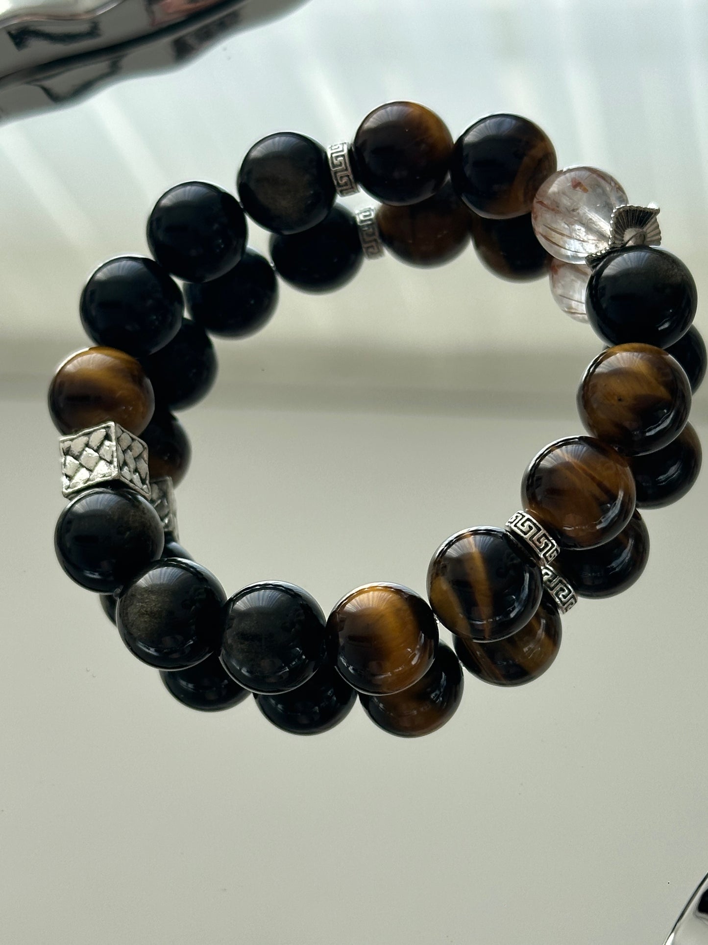 Maskulines Armband aus Goldobsidian, Tigerauge und Black Super Seven – Schutz, Selbstvertrauen und spirituelle Kraft für moderne Männer