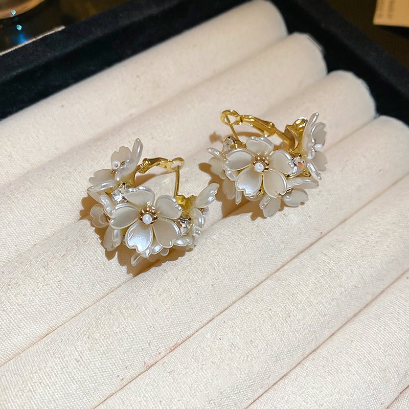Fleur de Perle – Silberohrringe mit Perlenblüten im französischen Vintage - Stil - AuraGleam