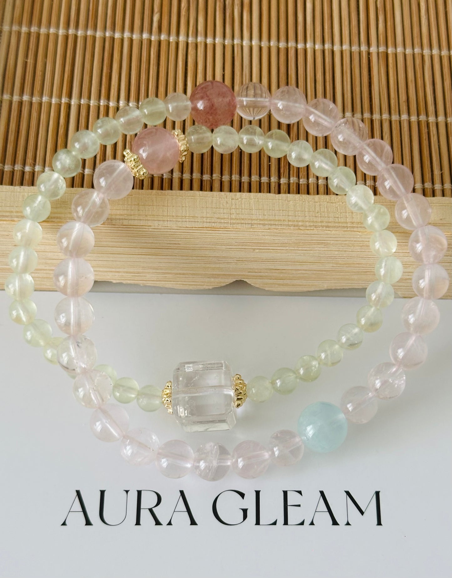 Mehrlagiges Heilstein-Armband aus Prehnit, Rosenquarz, Aquamarin und weiteren Edelsteinen – zartes Design für Balance und innere Ruhe