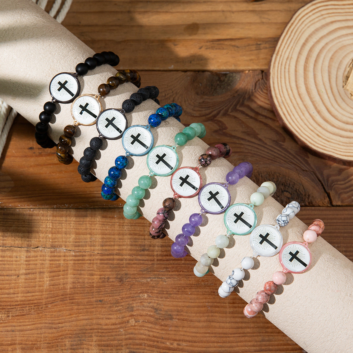 NFC-Armband mit Natursteinen und Kreuzanhänger – Bibelvers-Funktion über NFC für spirituelle Begleitung im Alltag