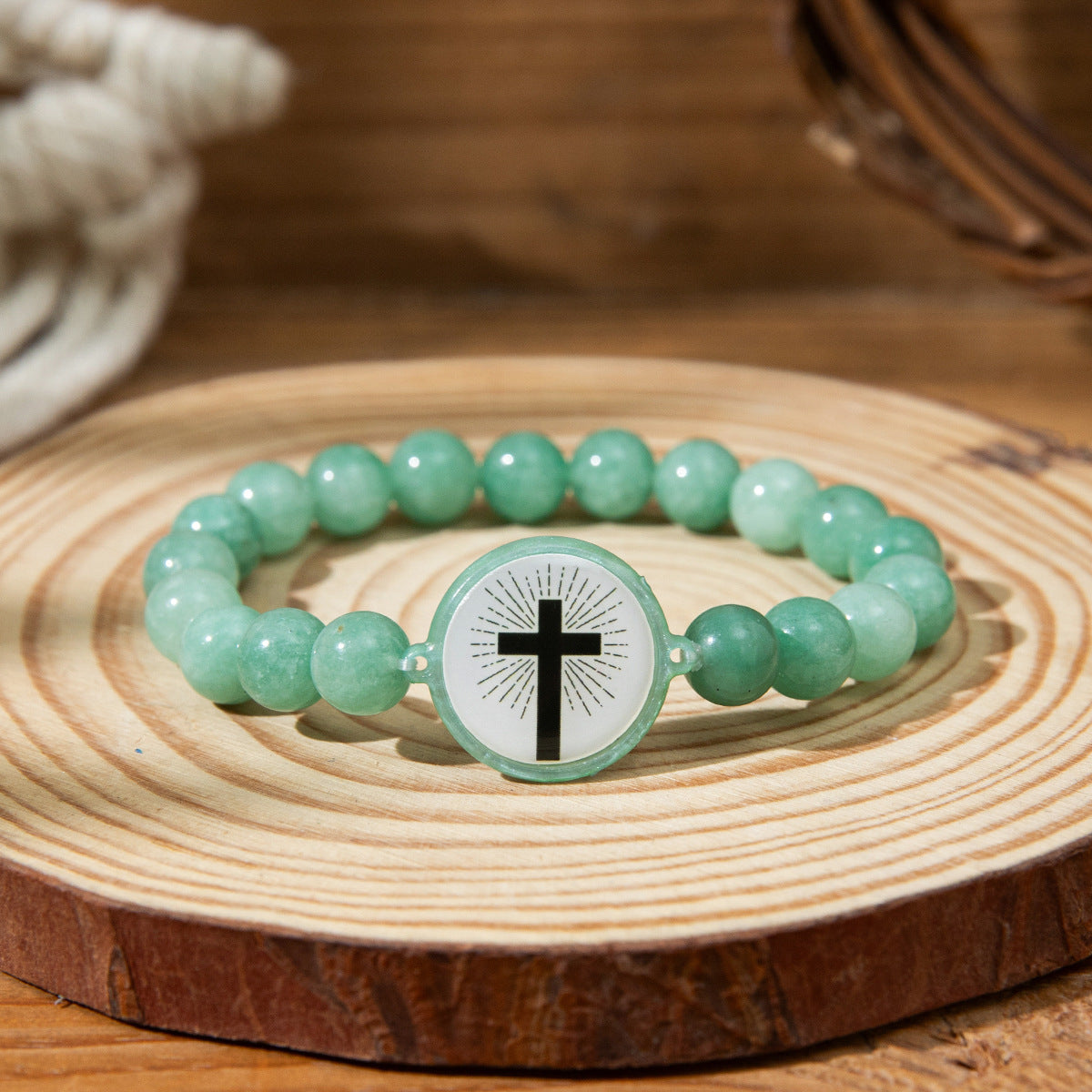 NFC-Armband mit Natursteinen und Kreuzanhänger – Bibelvers-Funktion über NFC für spirituelle Begleitung im Alltag