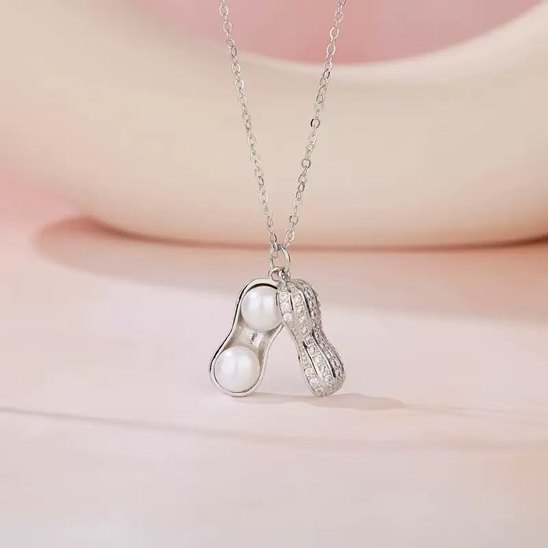 Peanut necklace with pearls