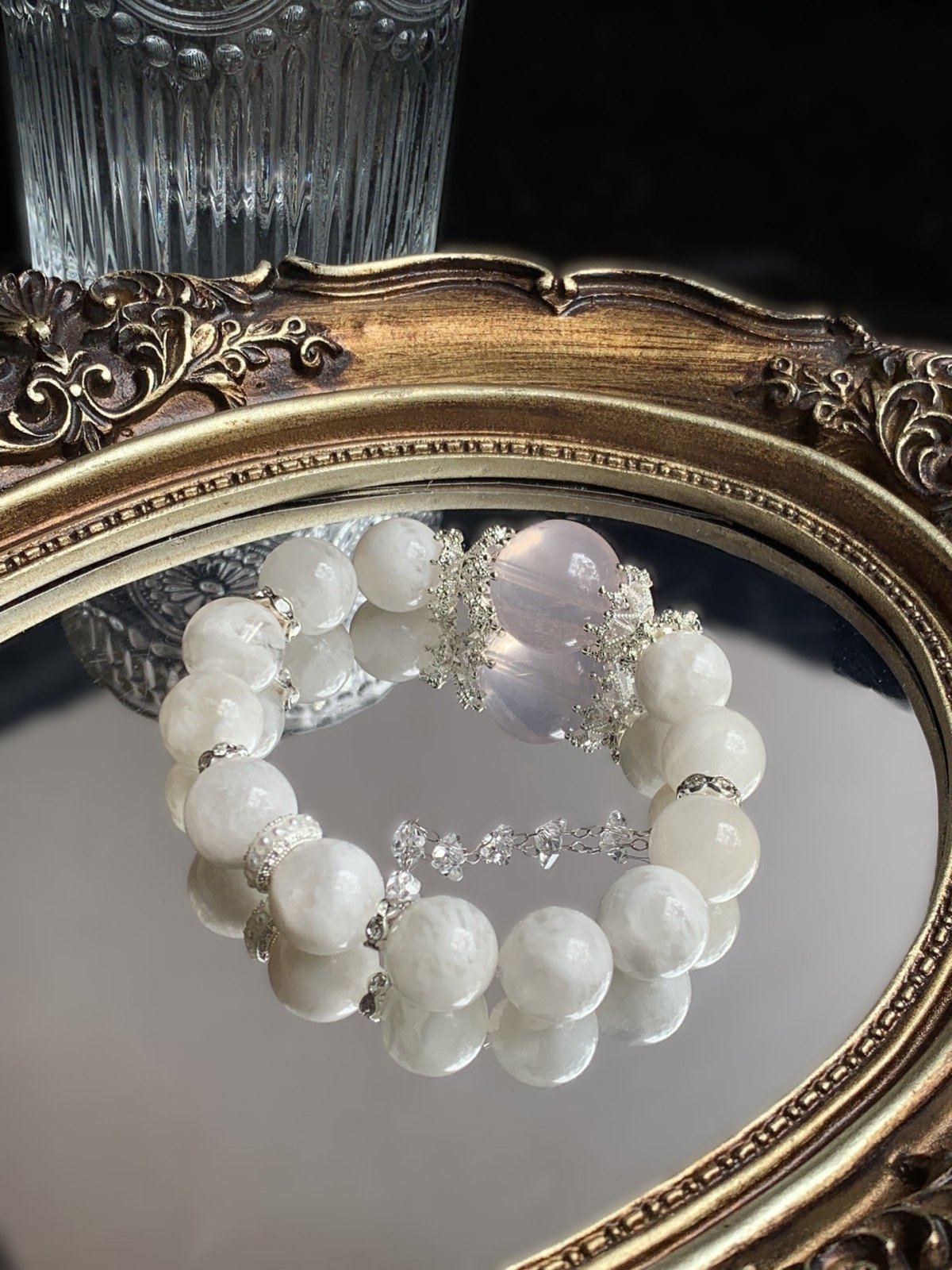 Snow Bloom – Armband mit Schneeflocken - Phantomquarz & großem Rosenquarz - AuraGleam