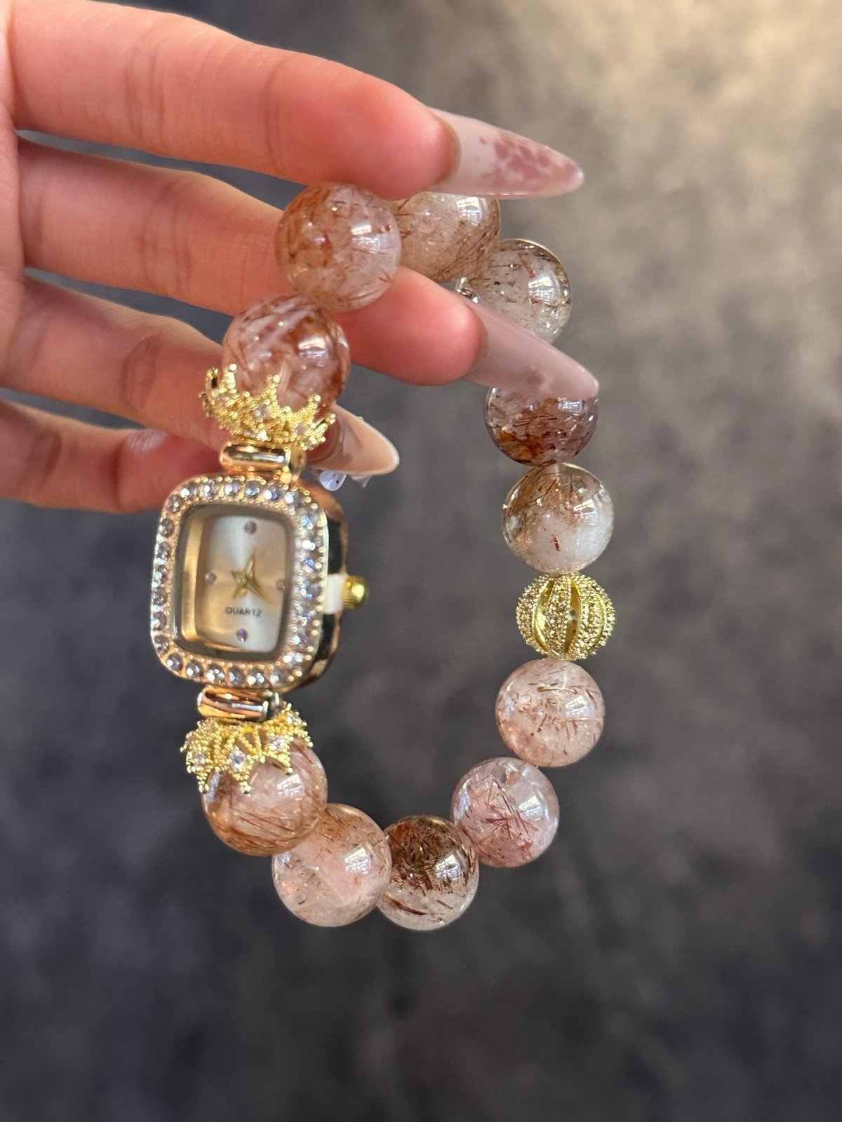 Zeitkristall – Armbanduhr mit Super Seven Kristallperlen und Strassbesatz (13–14 mm) - AuraGleam