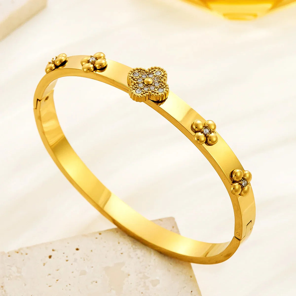 new arrivals - AuraGleam