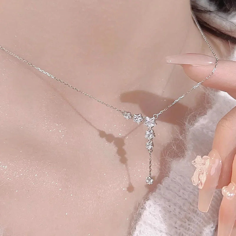 Zarte 925 Sterling Silber Halskette "Alina" mit funkelnden Zirkonia-Steinen im Sternen-Design