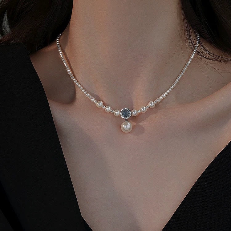 Elegante Perlenkette mit Swarovski Kristallperlen und Aquamarin in 925er Silberfassung – ideal für Brautschmuck oder besondere Anlässe