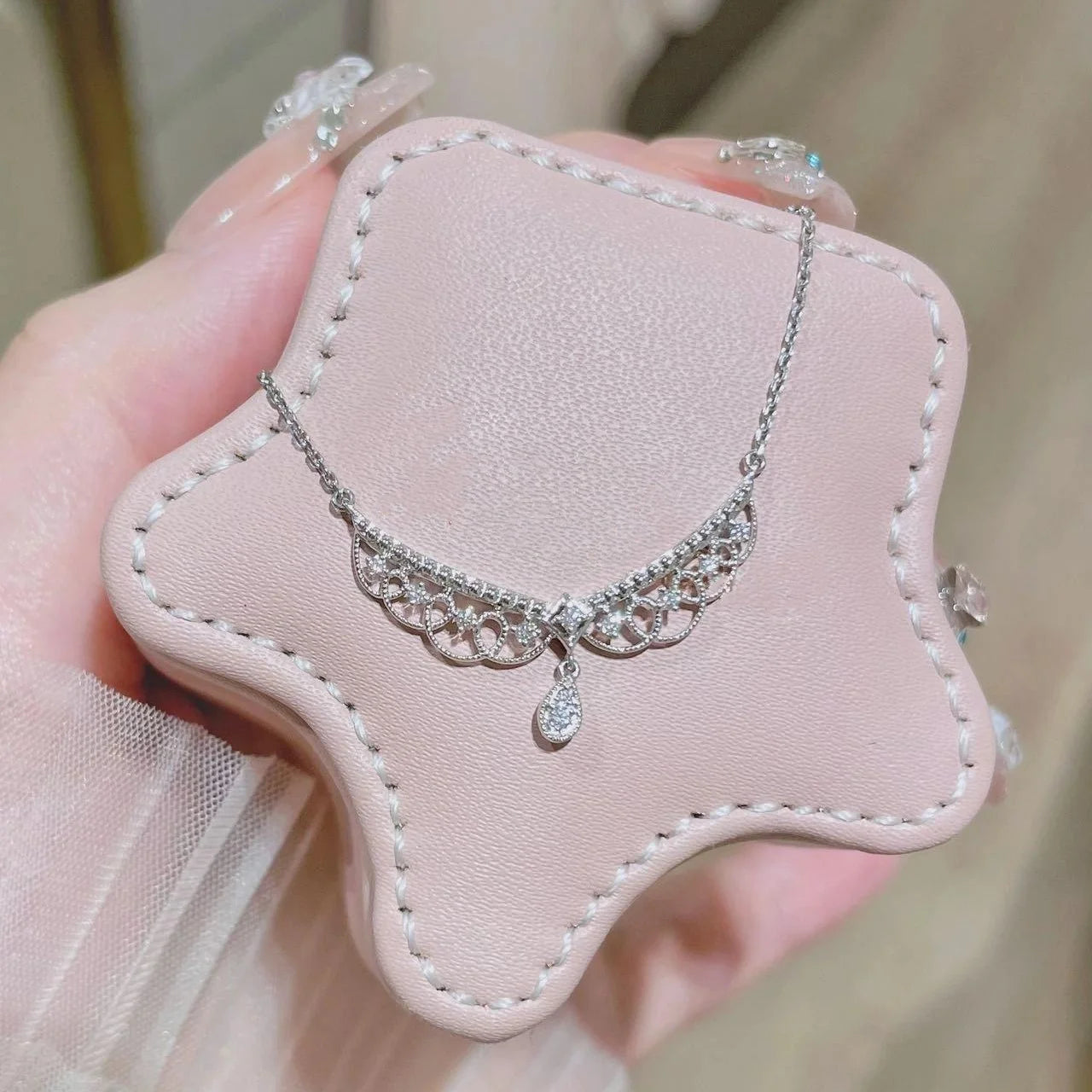 Zarte 925 Sterling Silber Halskette "Bella" mit filigranem Lace-Ornament und funkelnden Zirkonia-Steinen