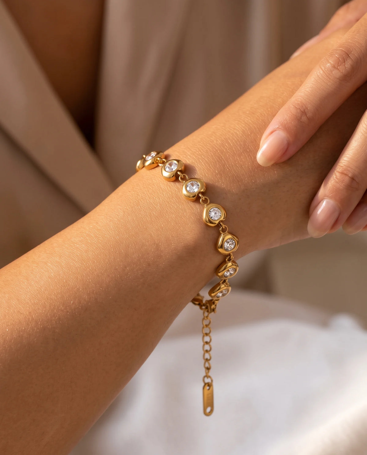 Goldenes Cara Zirkonia Armband aus Edelstahl