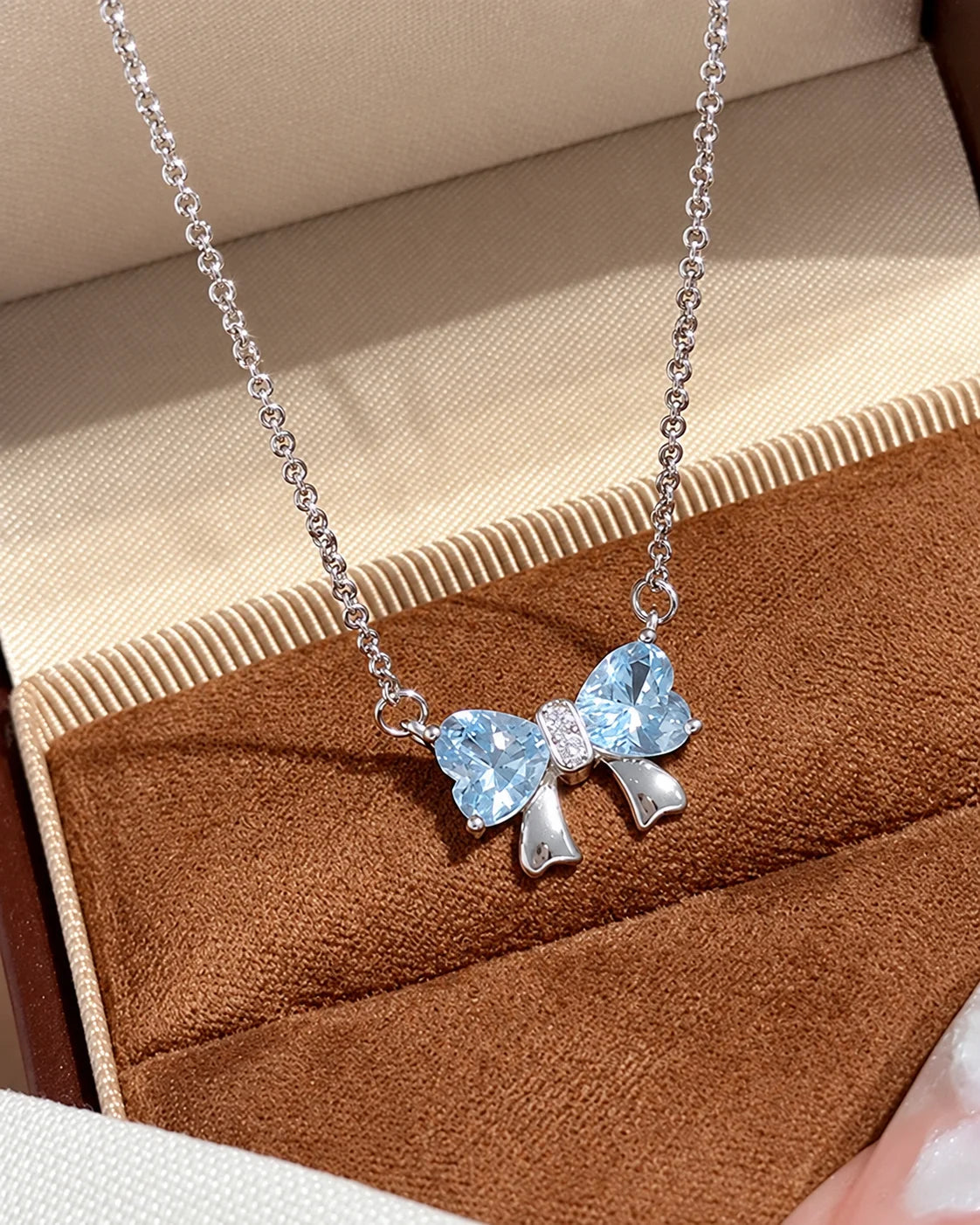 925 Silber Aquamarin Halskette mit filigranem Schleifen Anhänger