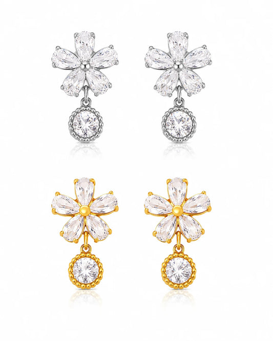 Detaillierte Celia's Golden Blossom Ohrstecker aus 18K vergoldetem Titanstahl mit funkelnden Zirkonia-Blütenblättern
