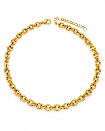 Goldene Clara Gliederkette aus 18K-vergoldetem Edelstahl mit ovalen Gliedern, Karabinerverschluss und Verlängerung auf Weiß
