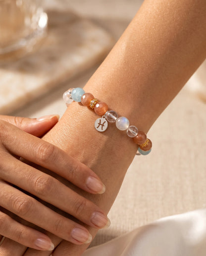 Zodiac Harmony – Armband mit natürlichen Heilsteinen & Sternzeichen - Anhänger aus 925er Silber - AuraGleam