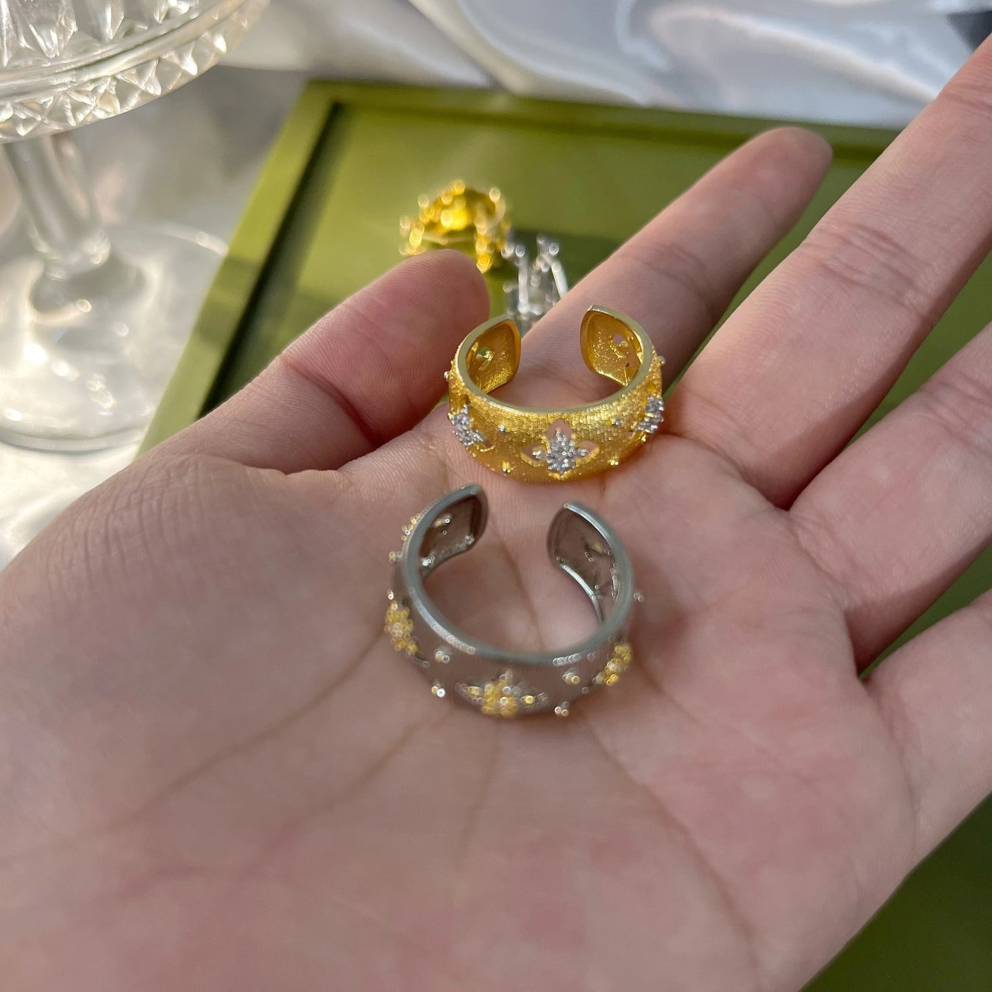 Fleur de Chance – Offenes 18K Vergoldetes Kleeblatt-Ring