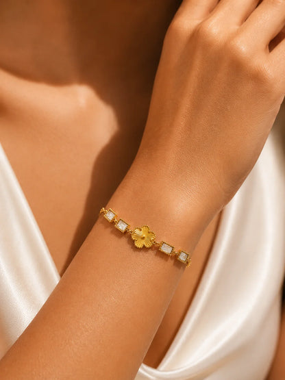 Glänzendes Blüten Armband