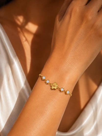 Glänzendes Blüten Armband