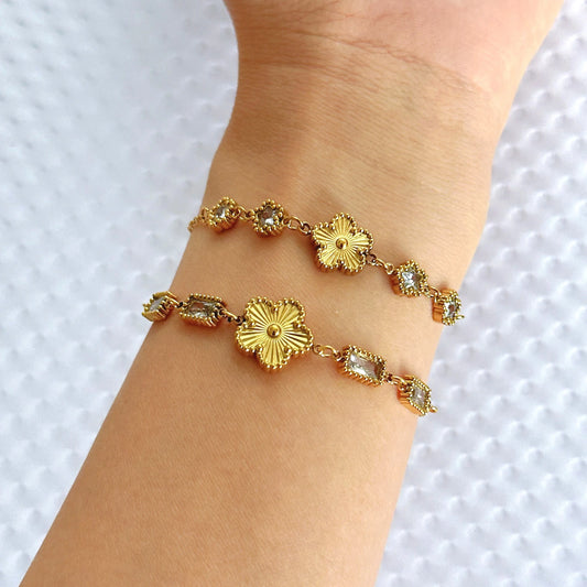 Glänzendes Blüten Armband