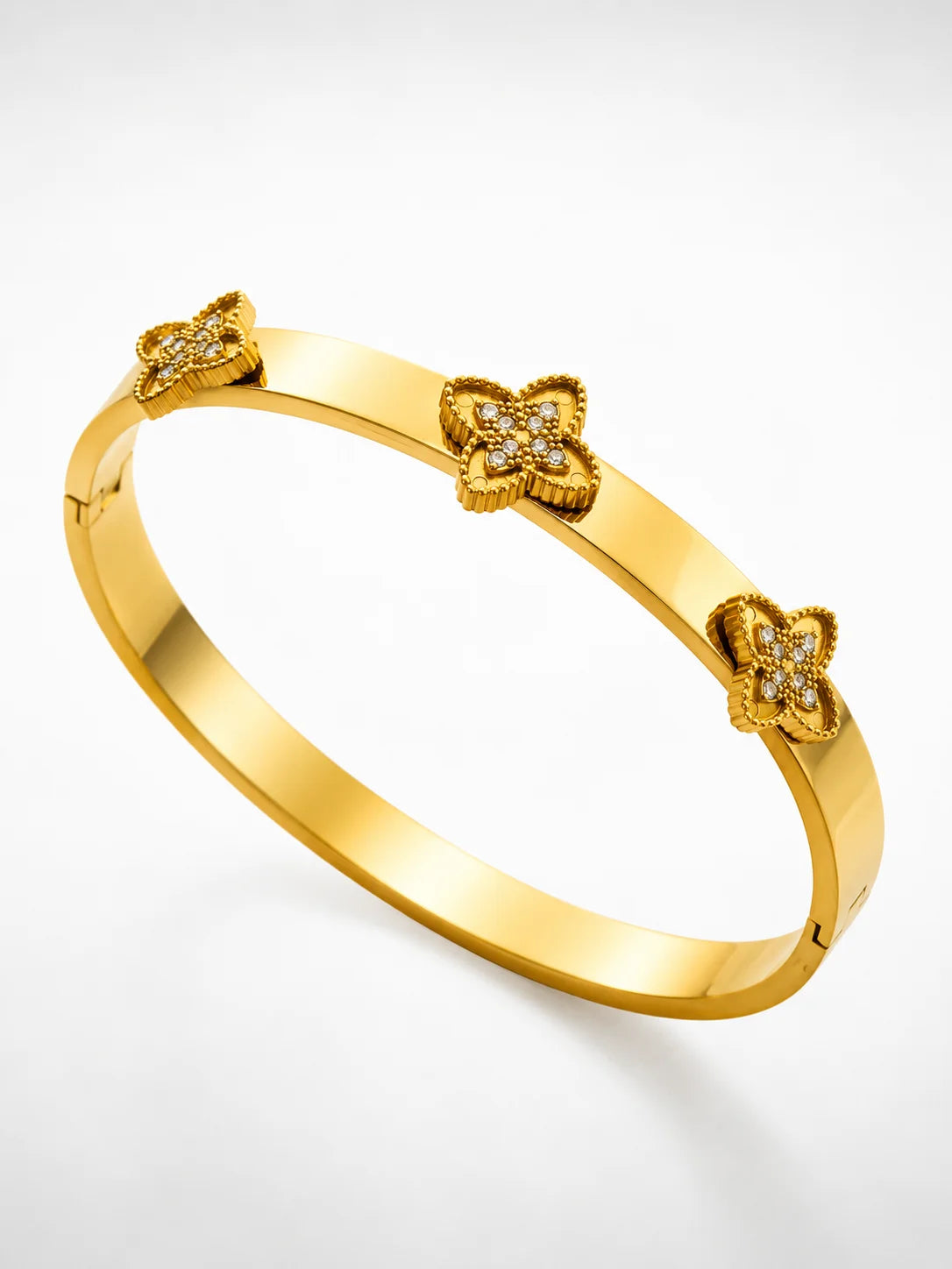 Goldenes Kleeblatt-Trio Armreif aus 18K vergoldetem Titanstahl mit Zirkonia-Steinen