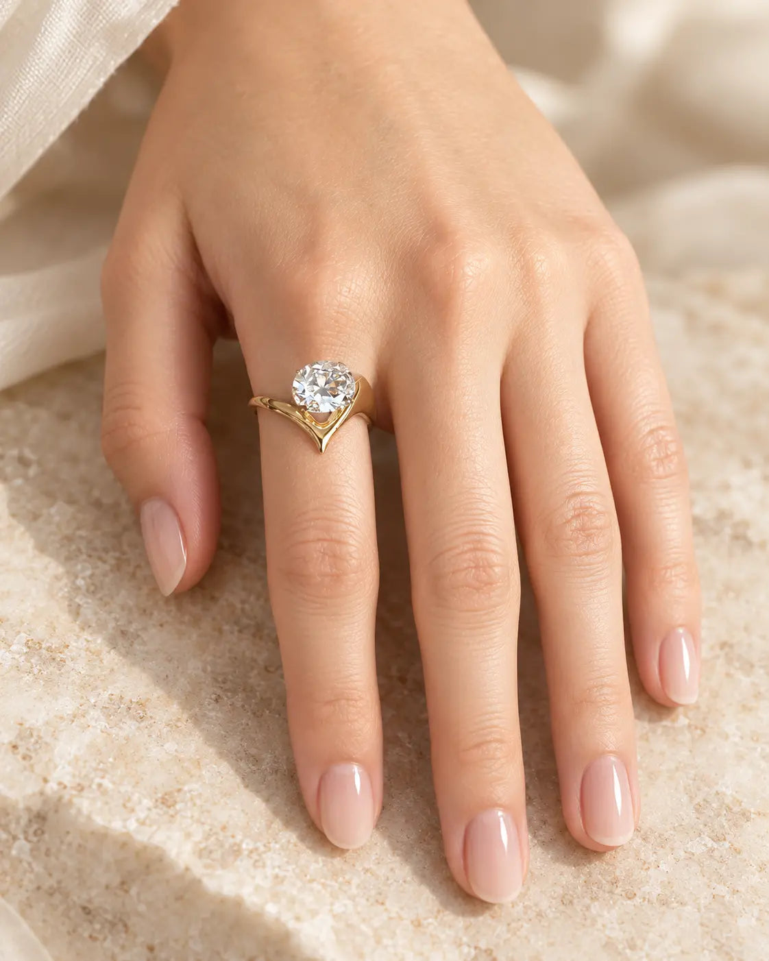 Herzflamme Zirkonia Ring aus wasserfestem Edelstahl in Gold