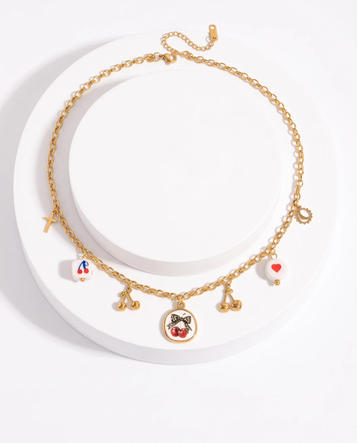 Goldene Lola Kirschen Halskette mit bunten Charms, Perlen und Emaille-Details