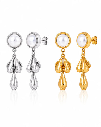 Massive Luna's Pearl Cascade Earrings aus vergoldetem Titanstahl und Silber mit großen Perlen und Anhängern in geschmolzener Metall-Optik