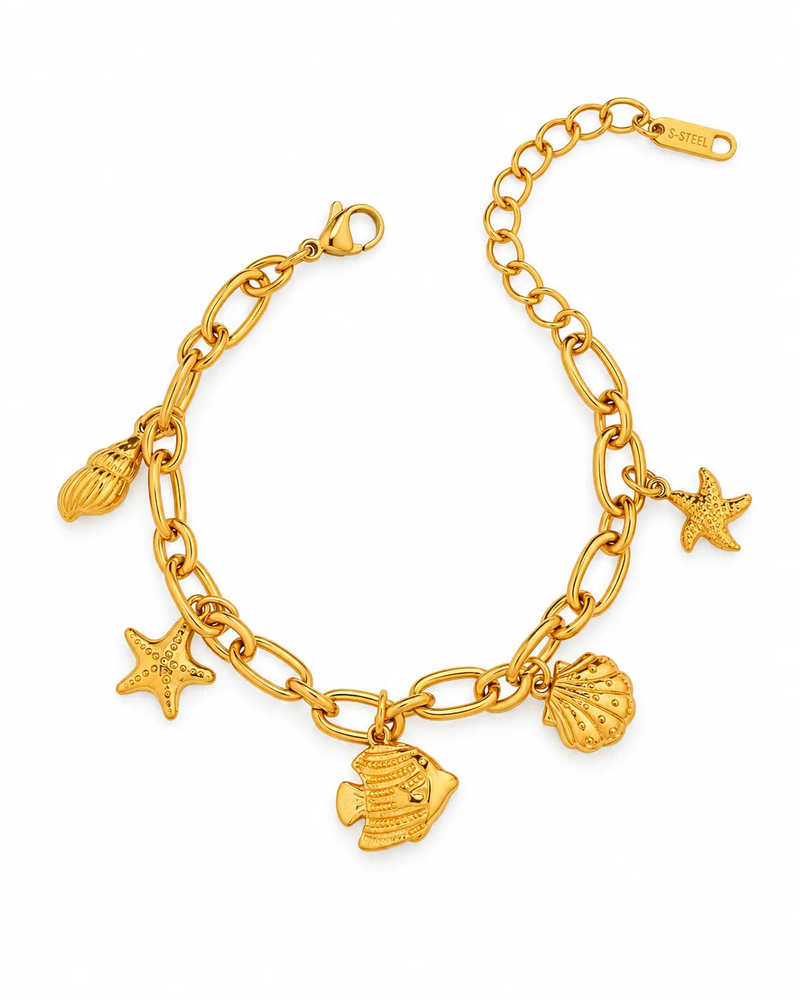 Maris goldenes Charm Armband mit Muschel Seestern und Fisch Anhängern