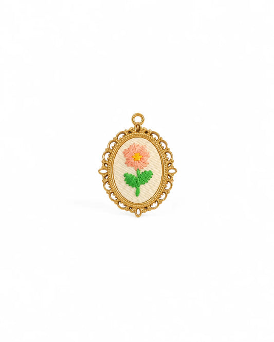 Matilda Blumen Charm aus vergoldetem Titanstahl mit floralem Textil-Inlay