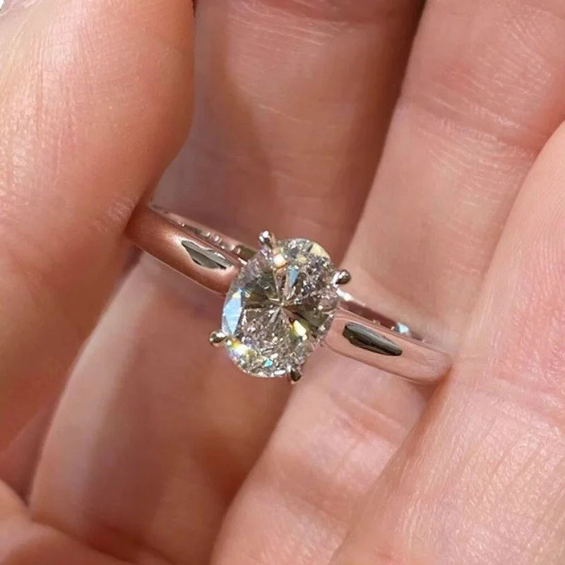 Minimalistischer Damenring mit großem Zirkonia im koreanischen Stil