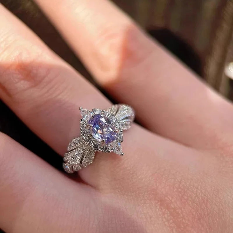 Silberfarbener Vintage-Ring mit violettem Zirkonia, florales Design, verstellbare Größe