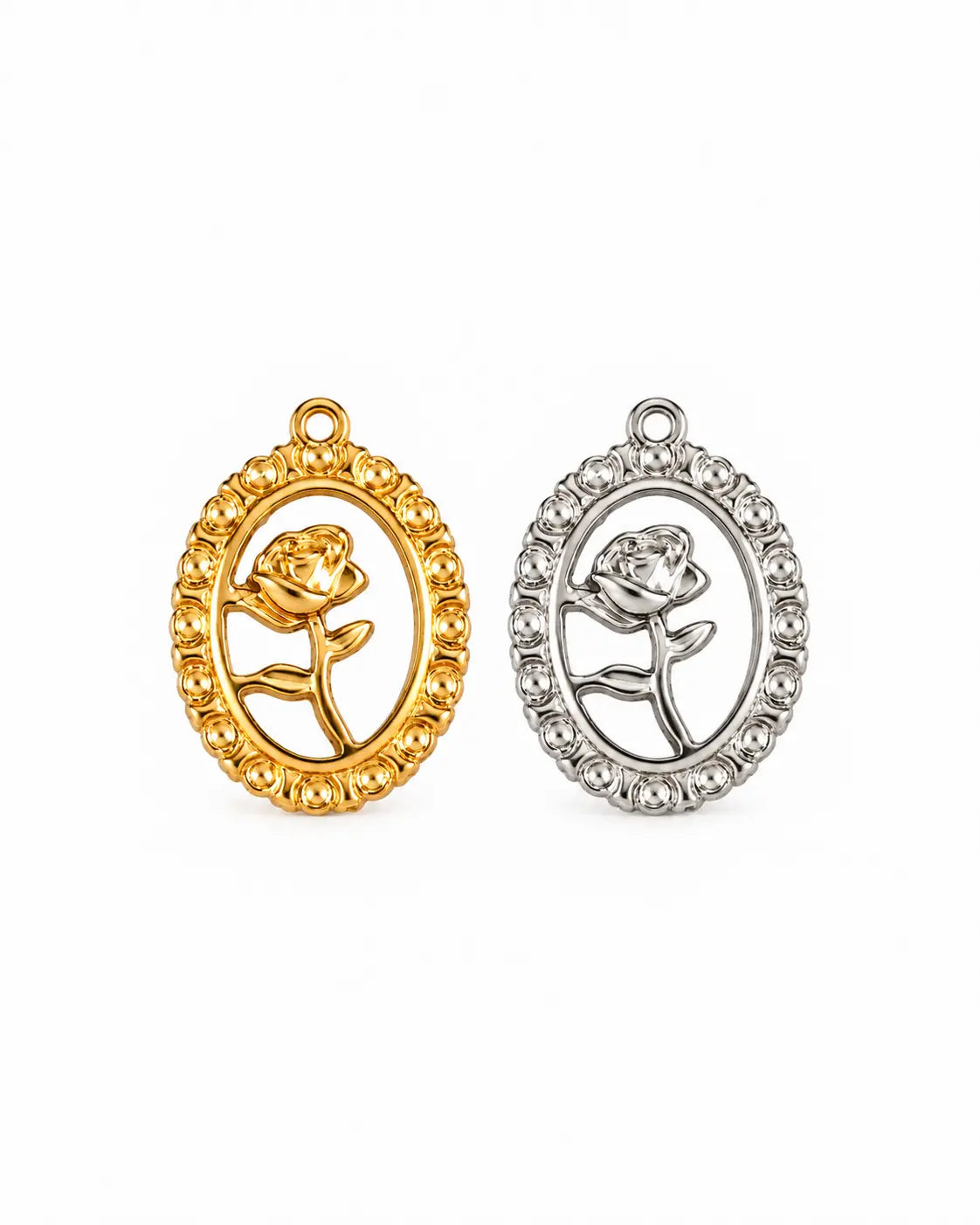 Rosalie Rosen Charm in Gold und Silber aus Edelstahl mit durchbrochenem Rosenmotiv und verziertem Ovalrahmen auf Weiß