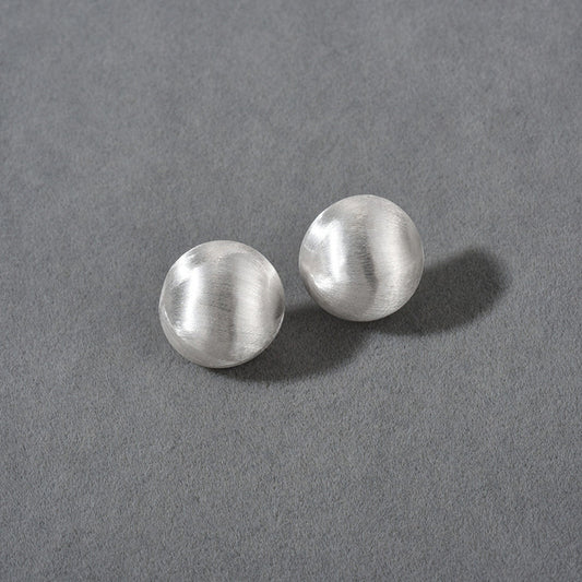 Schlichte S925 Silber Ohrstecker mit matter Kugeloberfläche – minimalistisches Design für zeitlose Eleganz