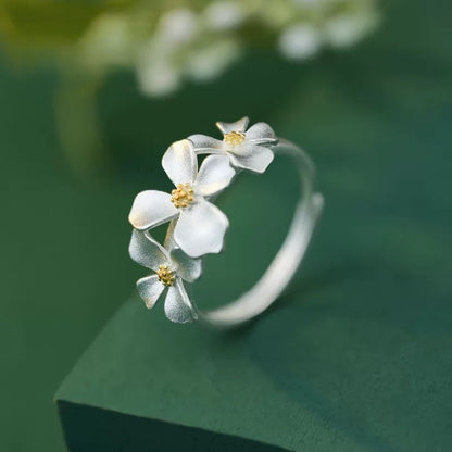 Gardenia Eleganz – S999 Feinsilber - Ring mit filigranen Gardenienblüten (verstellbar) - AuraGleam