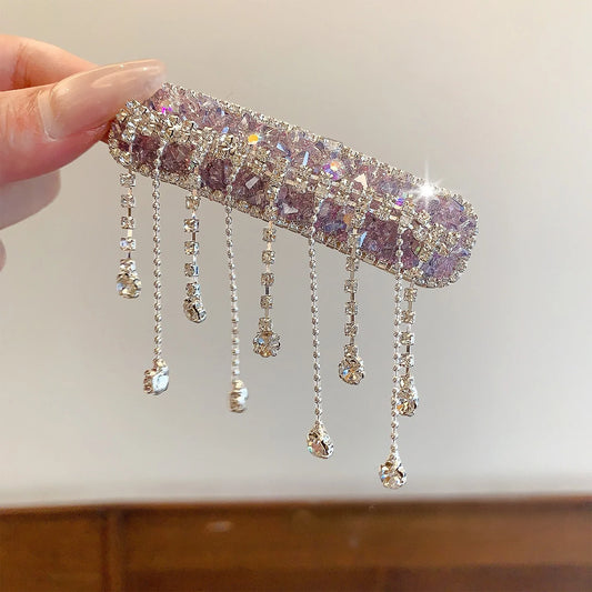 Funkelnde lila Kristall-Haarspange "Sasha" mit rautenförmigem Strass-Muster und acht hängenden Kristall-Quasten