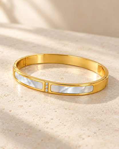 Schmaler Perlmutt Armreif aus 18K vergoldetem Edelstahl
