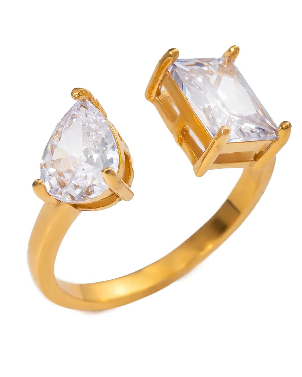 Eleganter verstellbarer Sienna's Radiant Duo Ring aus 18K vergoldetem Edelstahl mit einem tropfenförmigen und einem rechteckigen Zirkonia-Stein