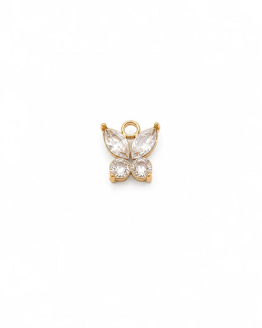 Goldener Anhänger aus 18K vergoldetem Titanstahl in Form eines Schmetterlings, dessen Flügel aus vier großen, klaren Zirkonia-Kristallen bestehen, für personalisierbare Armbänder und Ketten