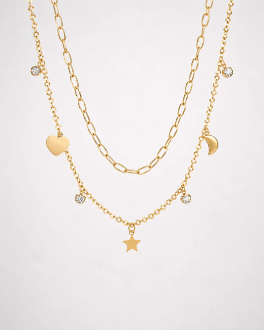 Mehrreihige Stern & Mond Layering Halskette aus 18K vergoldetem Titanstahl mit verschiedenen Charms und Zirkonia-Kristallen