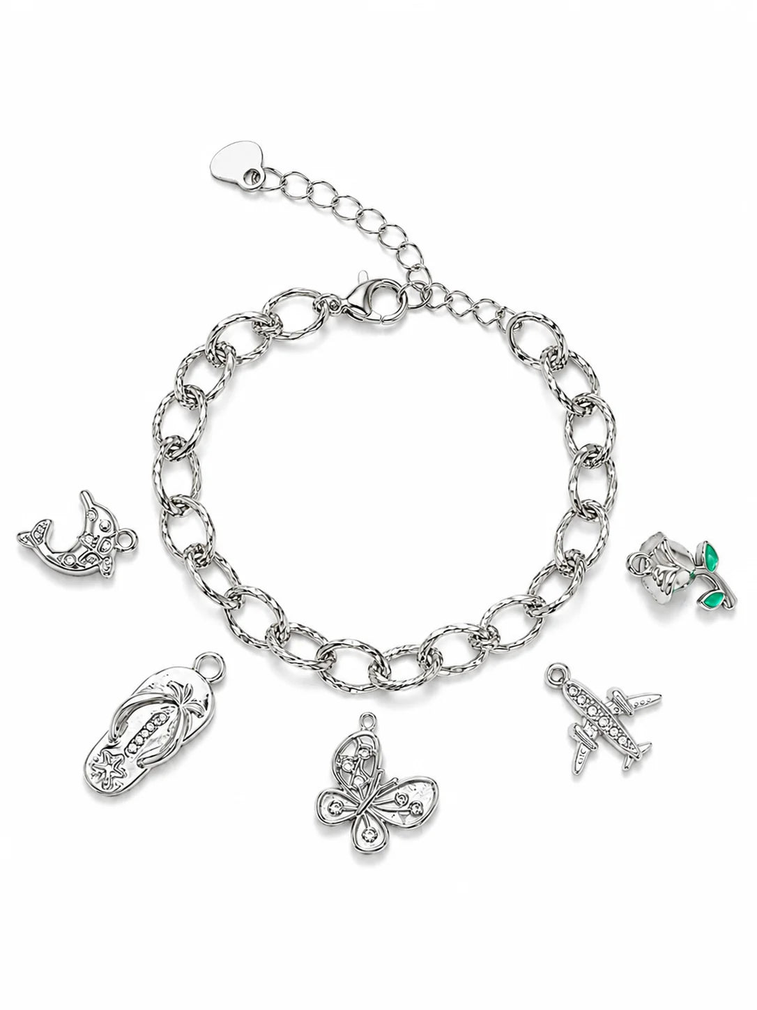 Strukturiertes Gliederarmband aus Titanstahl, erhältlich in Gold und Silber, ideal zum alleinigen Tragen oder in Kombination mit Charms