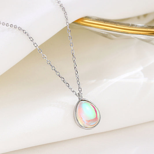 Zarte Halskette aus 925er Silber mit tropfenförmigem, regenbogenfarbenem Mondstein-Anhänger – eleganter Schmuck für Damen