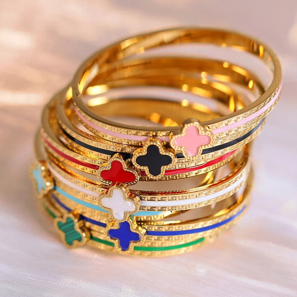 Stilvoller Damenschmuck mit Emaille-Kleeblatt