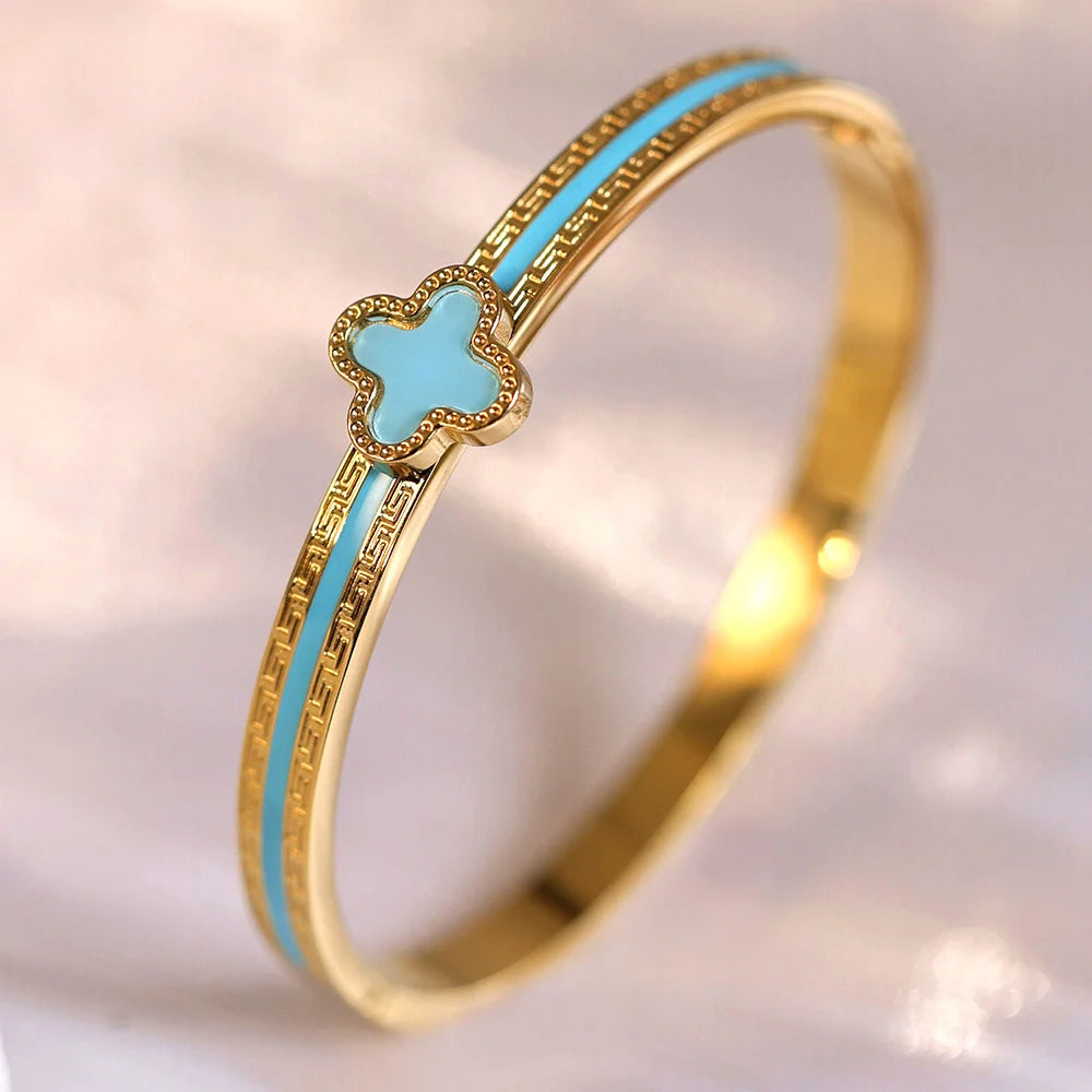 Stilvoller Damenschmuck mit Emaille-Kleeblatt