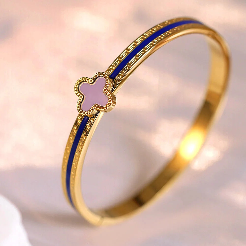 Stilvoller Damenschmuck mit Emaille-Kleeblatt