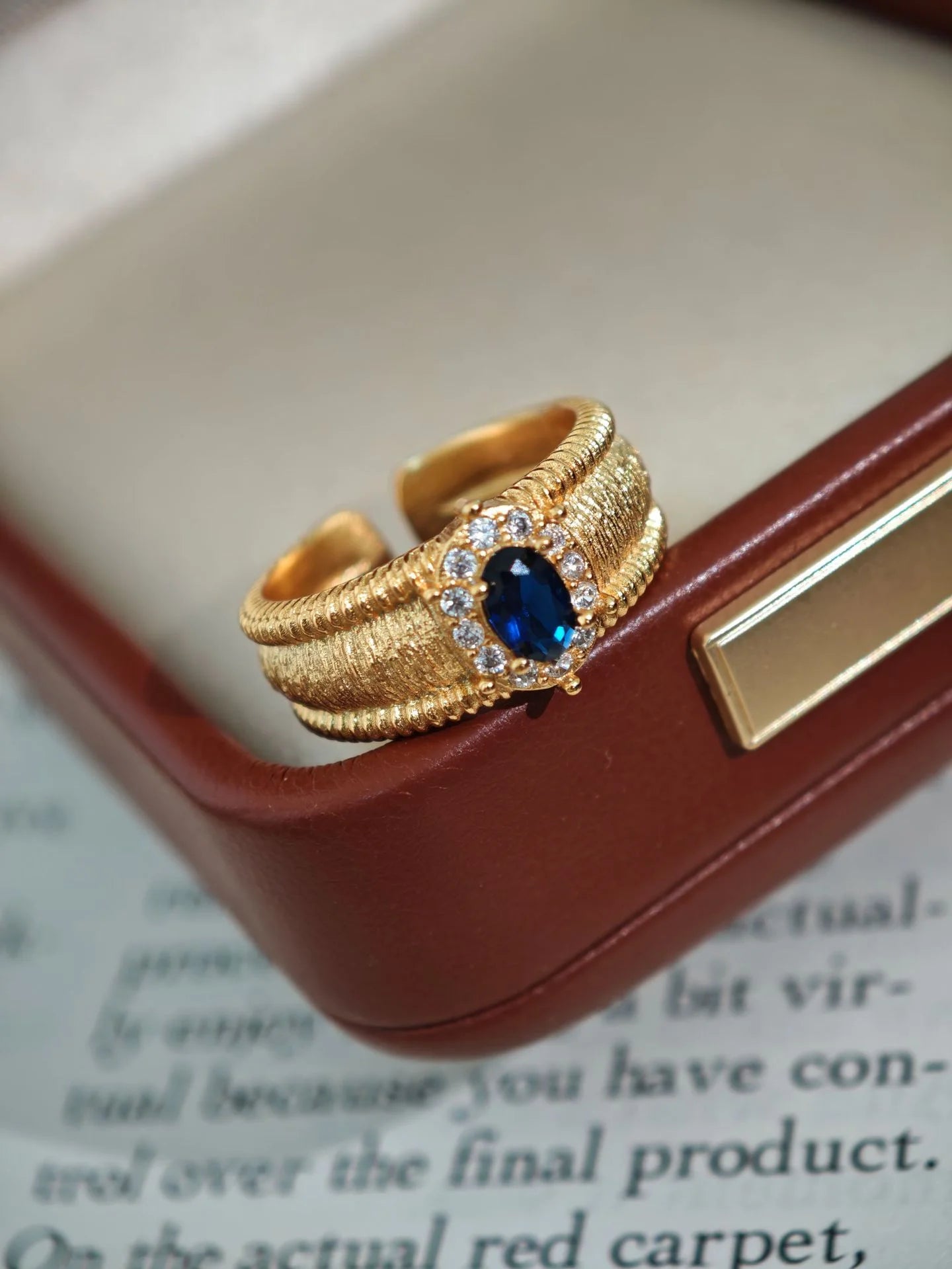 Verstellbarer Vintage Goldring mit ovalem Zirkonia