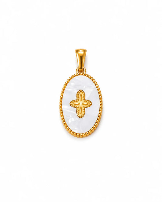 Ovaler, goldener Anhänger aus 18K vergoldetem Titanstahl mit weißem Inlay, goldenem Kreuz-Motiv und umlaufender Kugelbordüre für personalisierbare Armbänder und Ketten