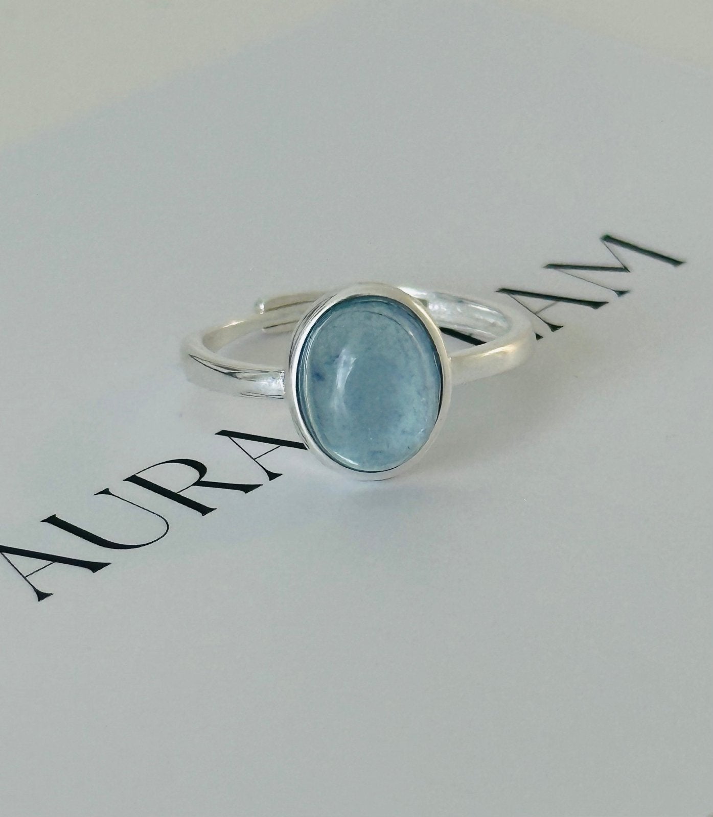 Aqua Oval Ring – Verstellbarer Ring aus 925er Silber mit natürlichem Aquamarin - AuraGleam